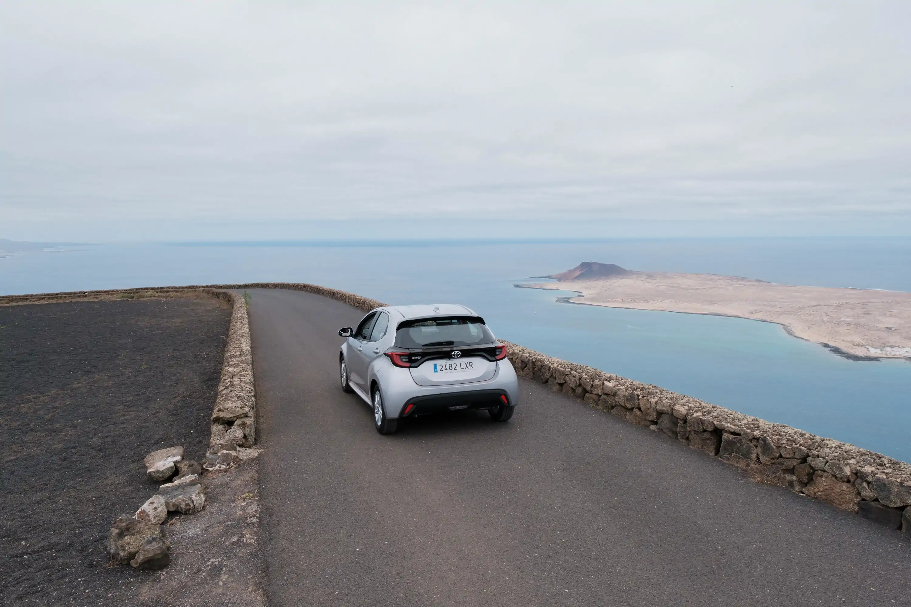 ¿Necesitas alquilar coche en Lanzarote? La respuesta honesta, según tu plan de viaje