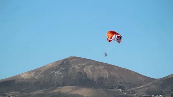 Imagen de Parasailing en Playa Blanca Lanzarote