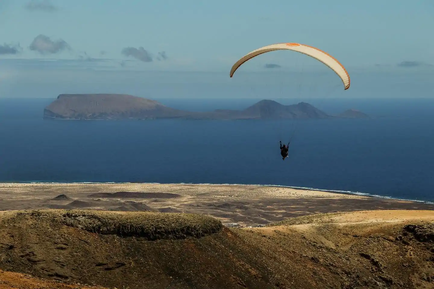 Lavafly. Tandem Paragliting
