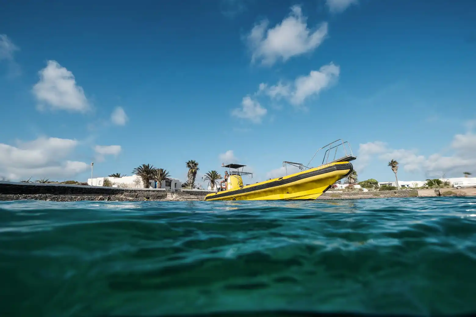 Excursiones Punta Fariones: excursiones privadas en barco entre Lanzarote y La Graciosa